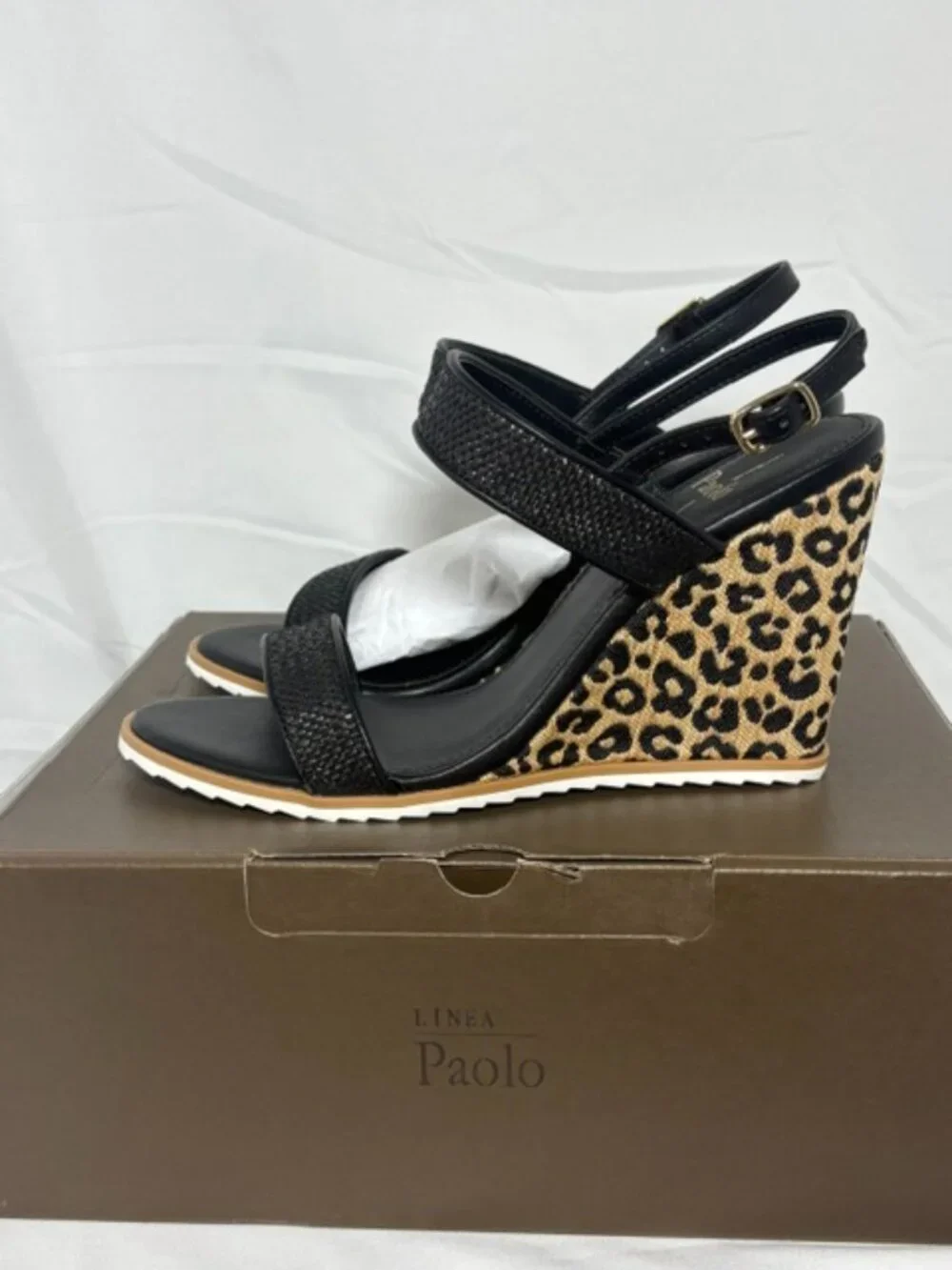 NEW IN BOX-NEVER WORN! Linea Paolo Wedge Sandals / SIZE 8
